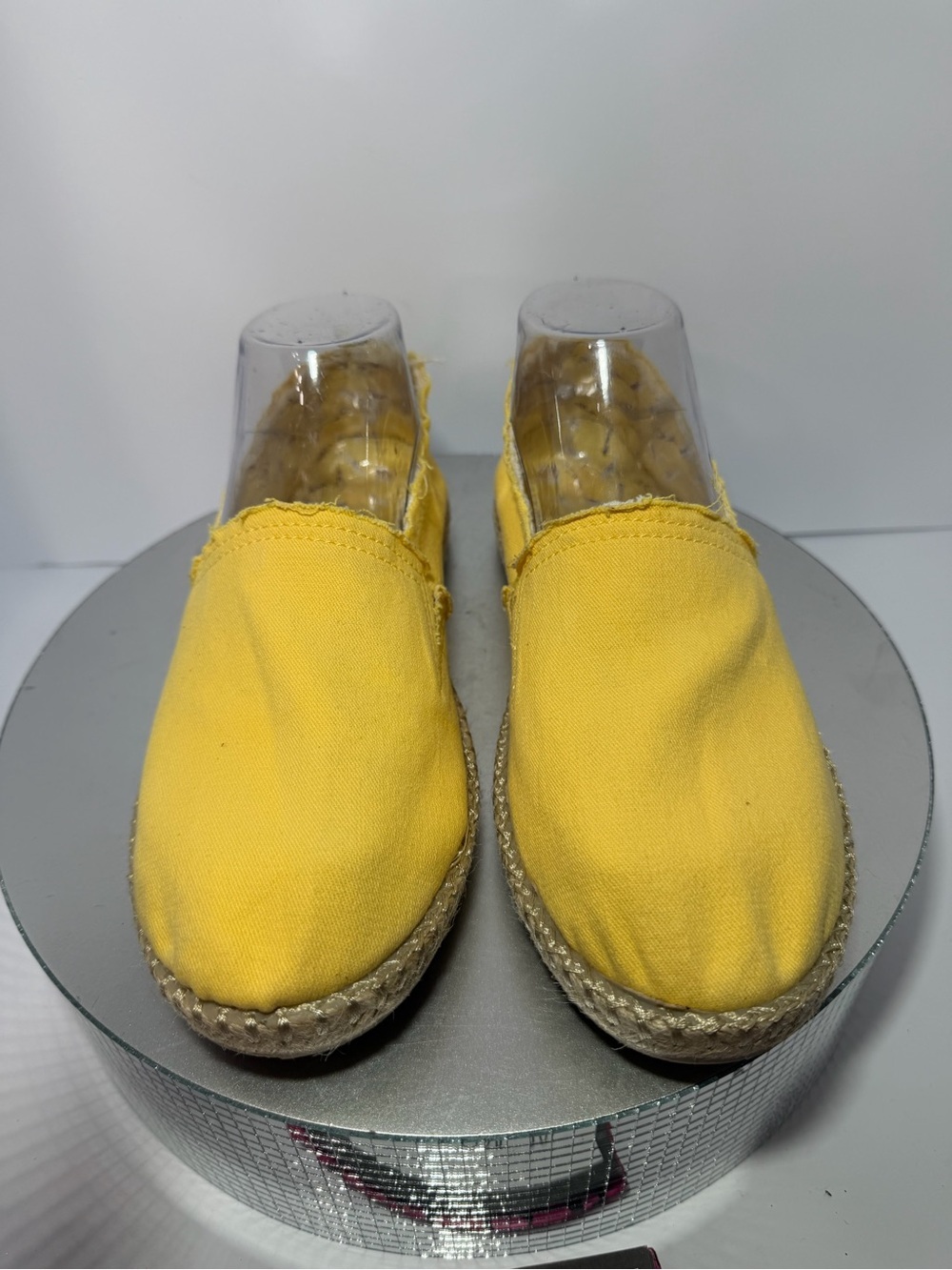 Vionic Yellow women’s Canvas Kids Slip-On Sneakers size 7.5 new w/out tags box